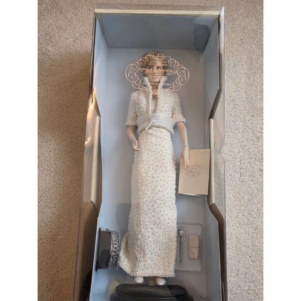 The Franklin Mint Princess Diana Collectible Figure - NWT NIB *Rare*
